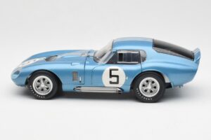 Shelby Cobra Daytona Coupe #5 D. Gurney / B. Bondurant 24 Hours of Le Mans 1964 Exoto 1:18 135190555498 Métal — image 4 sur 8