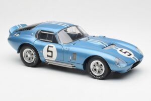 Shelby Cobra Daytona Coupe #5 D. Gurney / B. Bondurant 24 Hours of Le Mans 1964 Exoto 1:18 135190555498 Métal — image 6 sur 8