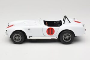 Shelby Cobra 427 S/C Blanc Auto World 1:18 AWSS104 Métal — image 4 sur 8