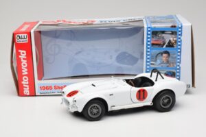 Shelby Cobra 427 S/C Blanc Auto World 1:18 AWSS104 Métal — image 8 sur 8
