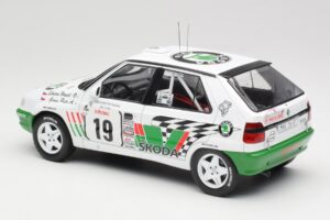Skoda Felicia Kit Car #19 P. Sibera / P. Gross Tour de Corse 1995 IXO 1:18 18RMC149B Métal — image 5 sur 6