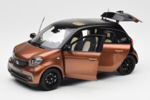 Smart Forfour W453 Noir Hazel Marron Norev 1:18 B66960299 Métal — image 2 sur 8