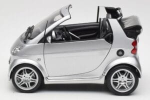 Smart Fortwo W450 Brabus Cabrio Argent Édition Concessionnaire Kyosho 1:18 0017769V001C05Q00 Métal — image 4 sur 8