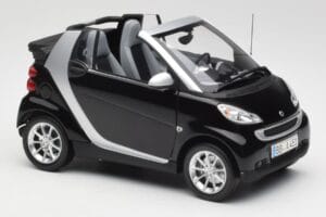 Smart Fortwo Cabriolet W451 Noir & Argent Minichamps 1:18 Q0022566V001C18Q00 Métal — image 6 sur 8