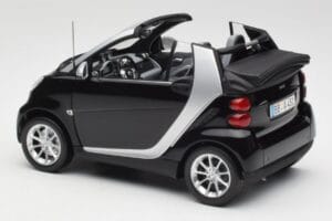 Smart Fortwo Cabriolet W451 Noir & Argent Minichamps 1:18 Q0022566V001C18Q00 Métal — image 7 sur 8