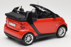 Smart Fortwo W451 Cabrio Rouge Noir Minichamps 1:18 150036333 Métal — image 3 sur 8