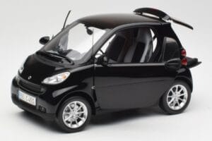 Smart Fortwo Coupé W451 Deep Noir Minichamps 1:18 Q0022563V001C02Q00 Métal — image 2 sur 8