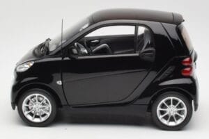 Smart Fortwo Coupé W451 Deep Noir Minichamps 1:18 Q0022563V001C02Q00 Métal — image 4 sur 8
