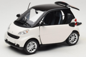 Smart Fortwo 451 Coupe Blanc Noir Minichamps 1:18 150036302 Métal — image 2 sur 8