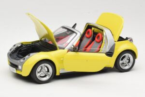 Smart Roadster 452 Jaune Bburago 1:18 34099-M2 Métal — image 2 sur 8