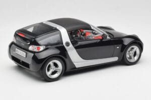 Smart Roadster Bleu Foncé Bburago 1:18 34917 Métal — image 3 sur 8