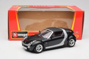 Smart Roadster Bleu Foncé Bburago 1:18 34917 Métal — image 8 sur 8