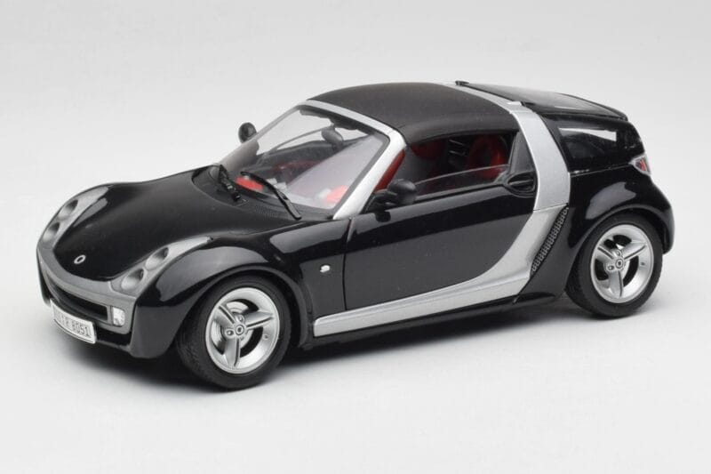 Smart Roadster Bleu Foncé Bburago 1:18 34917 Métal