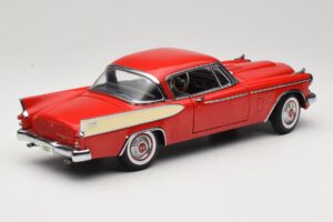 Studebaker Golden Hawk Apache Red Motor City 1:18 80009 Métal — image 3 sur 8
