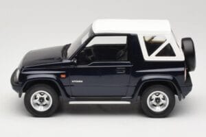 Suzuki Vitara Cabrio JLX Deep Blue Pearl Metallic Otto 1:18 OT492 Résine — image 3 sur 6
