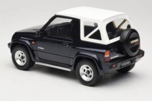 Suzuki Vitara Cabrio JLX Deep Blue Pearl Metallic Otto 1:18 OT492 Résine — image 5 sur 6