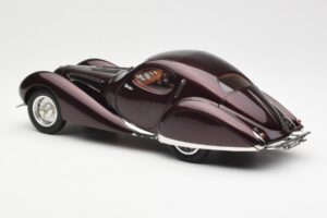 Talbot-Lago T150 C-SS Figoni & Falaschi Teardrop Bordeaux Foncé Métallisé CMC 1:18 M-179 Métal — image 4 sur 6