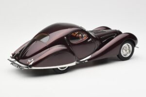 Talbot-Lago T150 C-SS Figoni & Falaschi Teardrop Bordeaux Foncé Métallisé CMC 1:18 M-179 Métal — image 5 sur 6