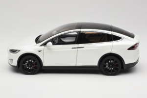 Tesla Model X Blanc OEM 1:18 TESLA001 Métal — image 4 sur 8