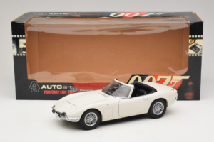 Toyota 2000 GT Cabriolet Blanc James Bond Collection AUTOart 1:18 78731 Métal — image 8 sur 8