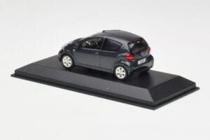 Toyota Aygo AB10 Grey Metallic Minichamps 1:43 AYGO001 Métal — image 3 sur 4