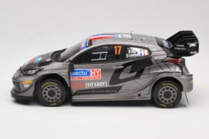 Toyota GR Yaris Rally1 #17 Toyota Gazoo Racing WRT S. Ogier / V. Landais Rally Finland 2024 IXO 1:18 18RMC216 Métal — image 3 sur 6