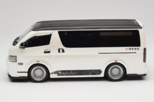 Toyota Hiace Super GL Pearl White Otto 1:18 OT1136 Résine — image 3 sur 6