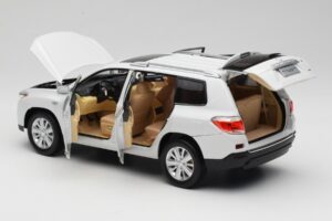 Toyota Highlander XU40 Blanc Paudi Model 1:18 2043612-W1 Métal — image 5 sur 8