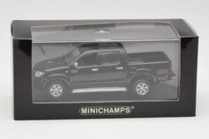 Toyota Hilux Noir Minichamps 1:43 400166662 Métal — image 4 sur 4