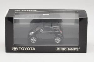 Toyota iQ Noir Mica Minichamps 1:43 403166803 Métal — image 4 sur 4