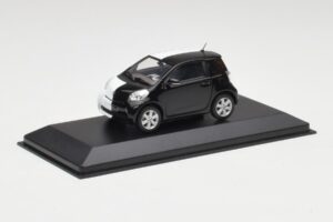 Toyota iQ Noir & Blanc Salon de l'Auto de Genève 2009 Minichamps 1:43 400166801 Métal — image 2 sur 4