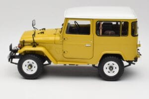 Toyota Land Cruiser FJ40 Jaune Moutarde Kyosho 1:18 08971Y Métal — image 4 sur 8