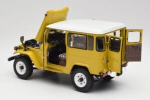 Toyota Land Cruiser FJ40 Jaune Moutarde Kyosho 1:18 08971Y Métal — image 5 sur 8