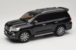 Toyota Land Cruiser LC200 Noir Kengfai 1:18 KF024-13 Métal
