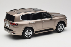 Toyota Land Cruiser LC300 ZX Or LCD 1:18 LCD18013-ZX-GO Métal — image 3 sur 8
