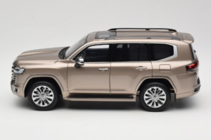 Toyota Land Cruiser LC300 ZX Or LCD 1:18 LCD18013-ZX-GO Métal — image 4 sur 8