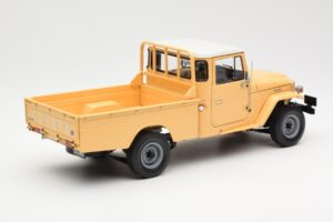 Toyota Land Cruiser Pickup Beige Kyosho 1:18 08958BE Métal — image 3 sur 8