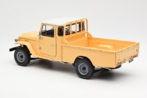 Toyota Land Cruiser Pickup Beige Kyosho 1:18 08958BE Métal — image 7 sur 8