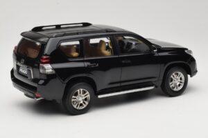 Toyota Land Cruiser Prado J150 Noir Paudi Model 1:18 623132-BK Métal — image 3 sur 8