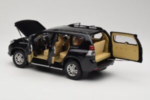 Toyota Land Cruiser Prado J150 Noir Paudi Model 1:18 623132-BK Métal — image 5 sur 8
