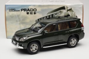 Toyota Land Cruiser Prado J150 Vert Paudi Model 1:18 623132-GR Métal — image 8 sur 8