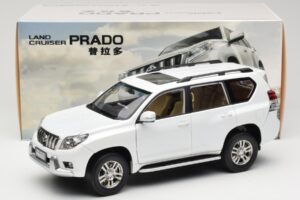 Toyota Land Cruiser Prado J150 Blanc Paudi Model 1:18 623132-WH Métal — image 8 sur 8