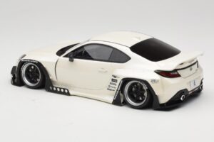 Toyota Pandem GR86 ZN8 Crystal White GT Spirit 1:18 GT498 Résine — image 5 sur 6
