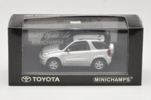 Toyota RAV4 XA20 Argent Intérieur Clair Minichamps 1:43 31434205 Métal — image 4 sur 4