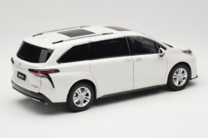 Toyota Sienna XL30 Blanc OEM 1:18 TOYOTA013 Métal — image 3 sur 8