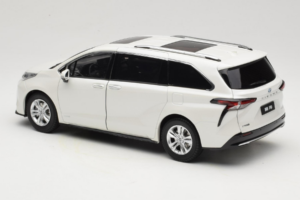 Toyota Sienna XL30 Blanc OEM 1:18 TOYOTA013 Métal — image 7 sur 8