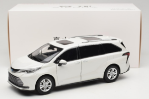 Toyota Sienna XL30 Blanc OEM 1:18 TOYOTA013 Métal — image 8 sur 8