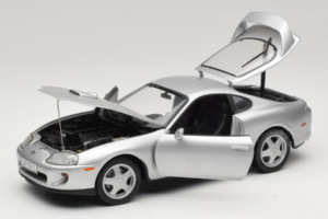 Toyota Supra A80 Argent Kyosho 1:18 8847 Métal — image 2 sur 8