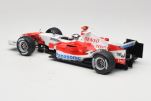 Toyota TF105 #16 J. Trulli Panasonic Toyota Racing 2005 Minichamps 1:18 100050016 Métal — image 5 sur 7