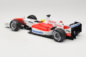 Toyota TF105 #17 R. Schumacher Panasonic Toyota Racing Showcar 2005 Minichamps 1:18 100050087 Métal — image 5 sur 7
